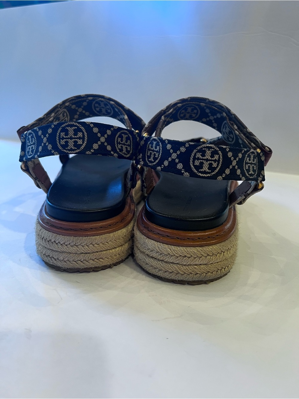 Tory Burch Brown Logo-Print Platform Sandals - Picture 4 of 7